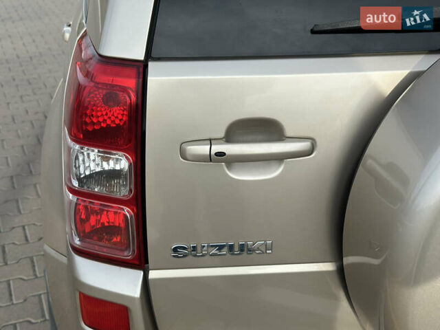 Бежевый Сузуки Гранд Витара, объемом двигателя 2 л и пробегом 242 тыс. км за 7500 $, фото 36 на Automoto.ua