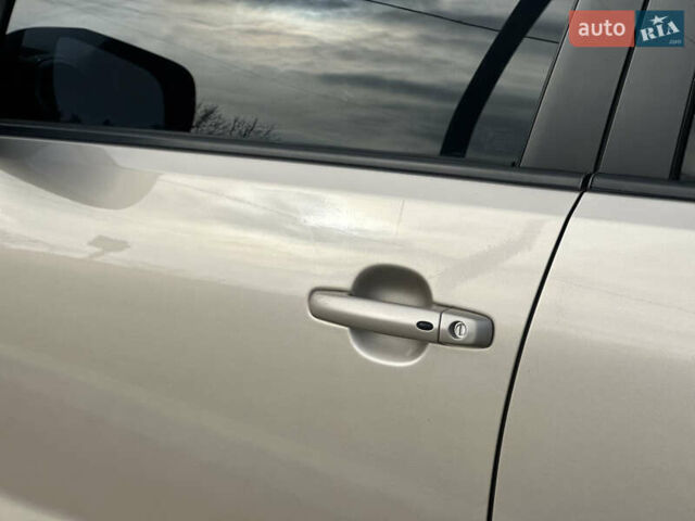 Бежевый Сузуки Гранд Витара, объемом двигателя 2 л и пробегом 242 тыс. км за 7500 $, фото 13 на Automoto.ua