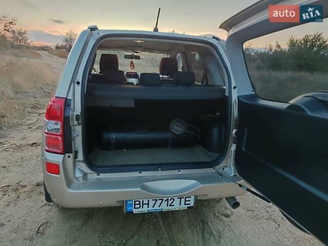 Бежевый Сузуки Гранд Витара, объемом двигателя 2 л и пробегом 216 тыс. км за 7800 $, фото 7 на Automoto.ua