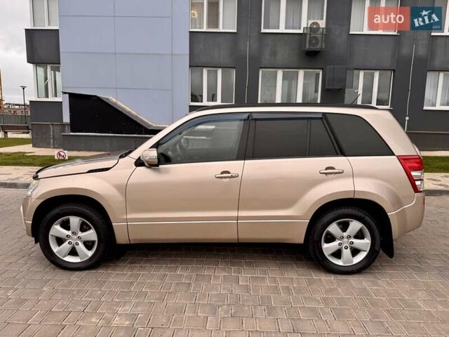 Бежевый Сузуки Гранд Витара, объемом двигателя 2.39 л и пробегом 230 тыс. км за 8999 $, фото 8 на Automoto.ua