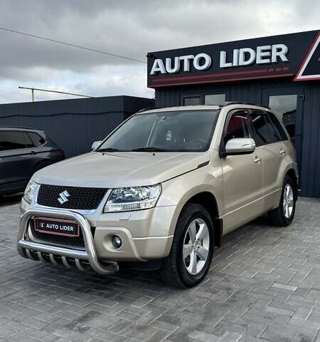 Бежевый Сузуки Гранд Витара, объемом двигателя 2.4 л и пробегом 126 тыс. км за 9900 $, фото 1 на Automoto.ua
