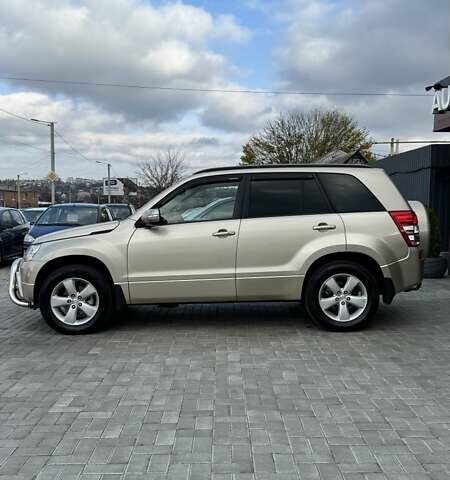 Бежевый Сузуки Гранд Витара, объемом двигателя 2.4 л и пробегом 126 тыс. км за 9900 $, фото 2 на Automoto.ua