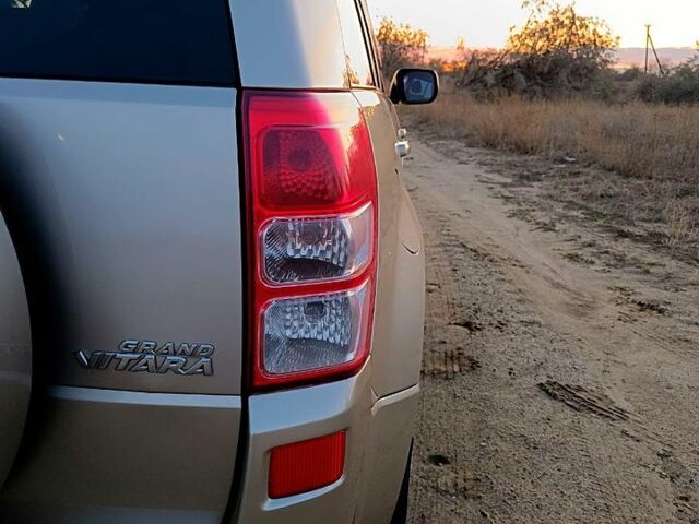 Бежевый Сузуки Гранд Витара, объемом двигателя 2 л и пробегом 216 тыс. км за 7800 $, фото 9 на Automoto.ua