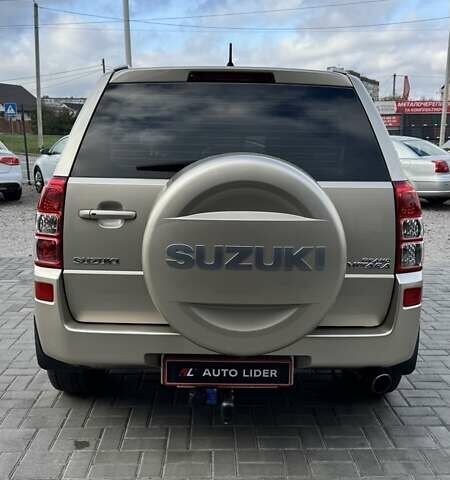 Бежевый Сузуки Гранд Витара, объемом двигателя 2.4 л и пробегом 126 тыс. км за 9900 $, фото 4 на Automoto.ua