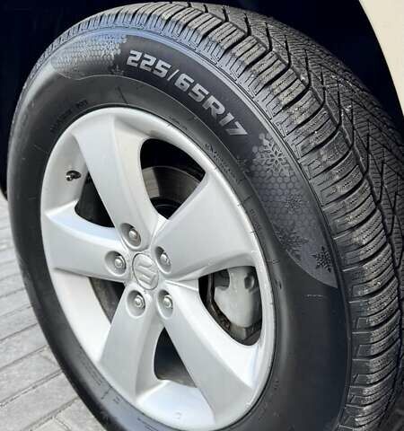 Бежевый Сузуки Гранд Витара, объемом двигателя 2.4 л и пробегом 126 тыс. км за 9900 $, фото 18 на Automoto.ua