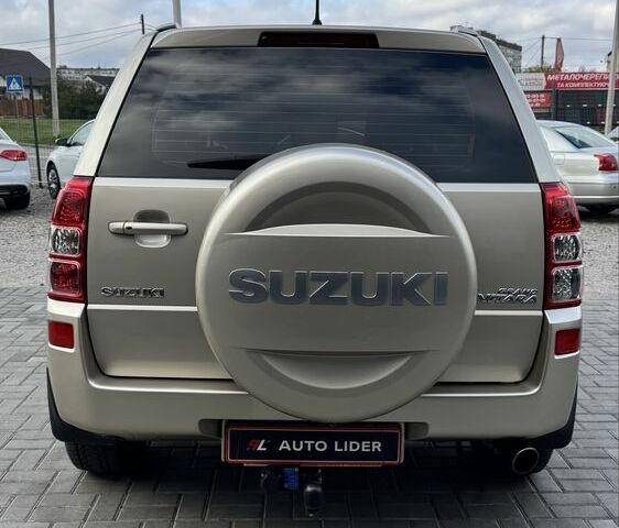 Бежевый Сузуки Гранд Витара, объемом двигателя 2.4 л и пробегом 126 тыс. км за 9900 $, фото 4 на Automoto.ua