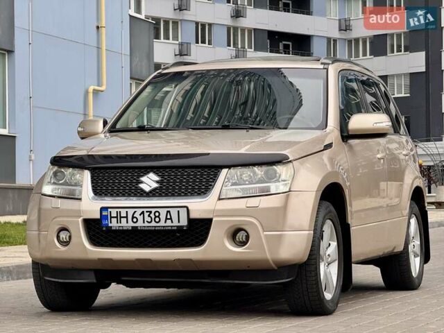 Бежевый Сузуки Гранд Витара, объемом двигателя 2.39 л и пробегом 230 тыс. км за 8999 $, фото 3 на Automoto.ua