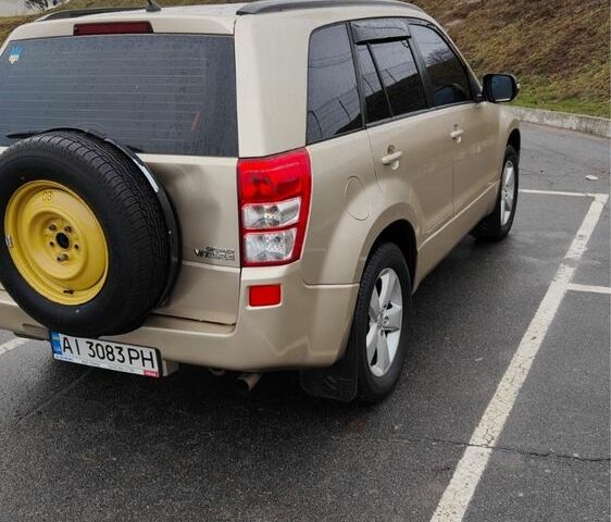 Бежевый Сузуки Гранд Витара, объемом двигателя 2.4 л и пробегом 186 тыс. км за 7550 $, фото 6 на Automoto.ua