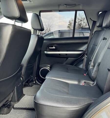 Бежевый Сузуки Гранд Витара, объемом двигателя 2.4 л и пробегом 126 тыс. км за 9900 $, фото 10 на Automoto.ua