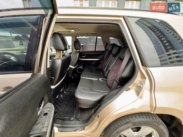 Бежевый Сузуки Гранд Витара, объемом двигателя 2.39 л и пробегом 230 тыс. км за 8999 $, фото 67 на Automoto.ua