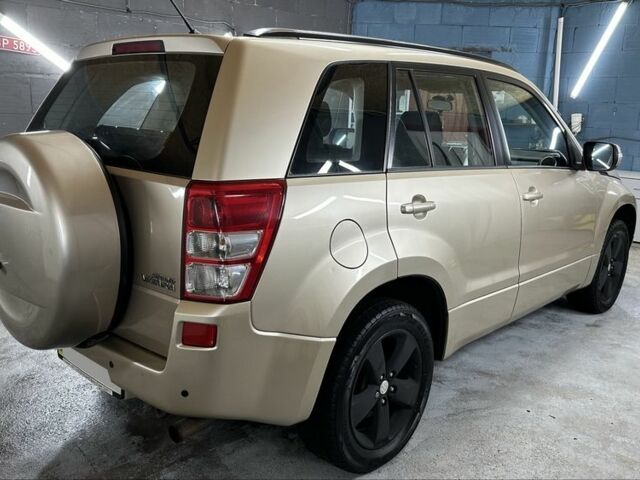 Бежевый Сузуки Гранд Витара, объемом двигателя 2.4 л и пробегом 208 тыс. км за 8899 $, фото 2 на Automoto.ua