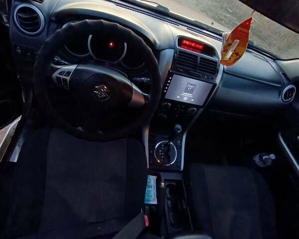 Бежевый Сузуки Гранд Витара, объемом двигателя 2 л и пробегом 216 тыс. км за 7800 $, фото 1 на Automoto.ua