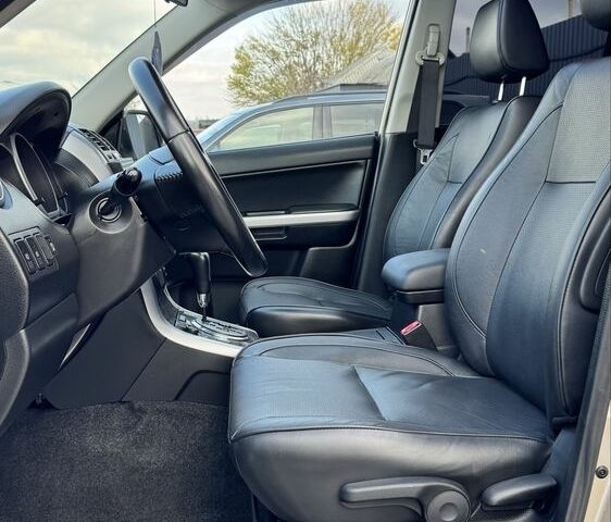 Бежевый Сузуки Гранд Витара, объемом двигателя 2.4 л и пробегом 126 тыс. км за 9900 $, фото 11 на Automoto.ua