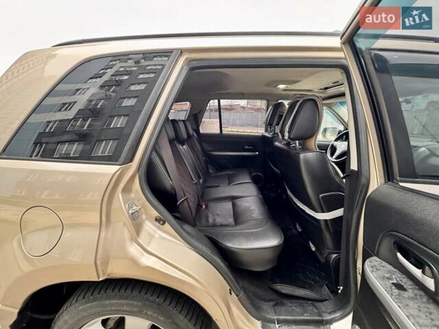 Бежевый Сузуки Гранд Витара, объемом двигателя 2.39 л и пробегом 230 тыс. км за 8999 $, фото 56 на Automoto.ua