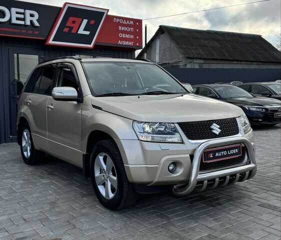 Бежевый Сузуки Гранд Витара, объемом двигателя 2.4 л и пробегом 126 тыс. км за 9900 $, фото 1 на Automoto.ua
