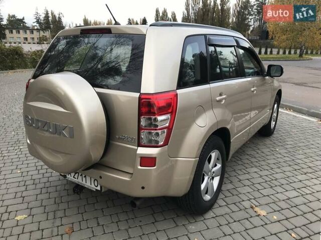 Бежевый Сузуки Гранд Витара, объемом двигателя 2.39 л и пробегом 170 тыс. км за 7800 $, фото 3 на Automoto.ua