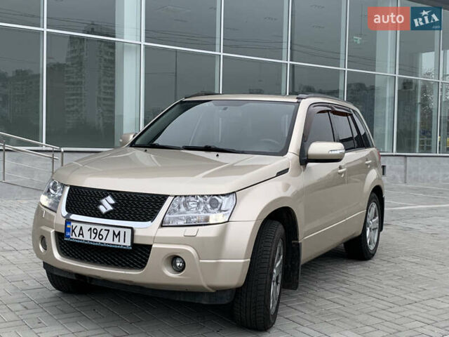 Сузуки Гранд Витара 2008 в Киеве на Automoto.ua Бежевый Сузуки Гранд Витара, объемом двигателя 3.2 л и пробегом 180 тыс. км за 6400 $, фото 1 на Automoto.ua