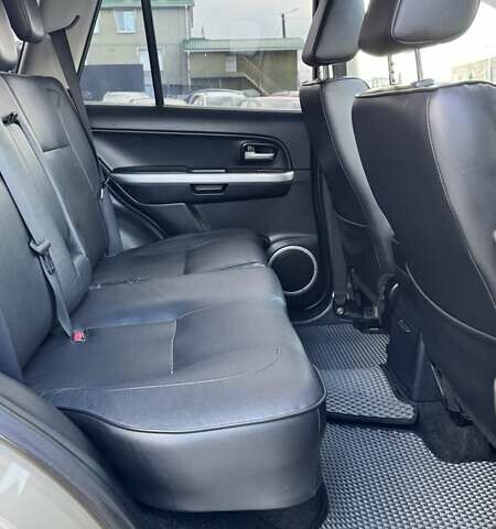 Бежевый Сузуки Гранд Витара, объемом двигателя 2.4 л и пробегом 126 тыс. км за 9900 $, фото 16 на Automoto.ua