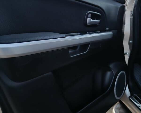 Бежевый Сузуки Гранд Витара, объемом двигателя 2 л и пробегом 216 тыс. км за 7800 $, фото 9 на Automoto.ua