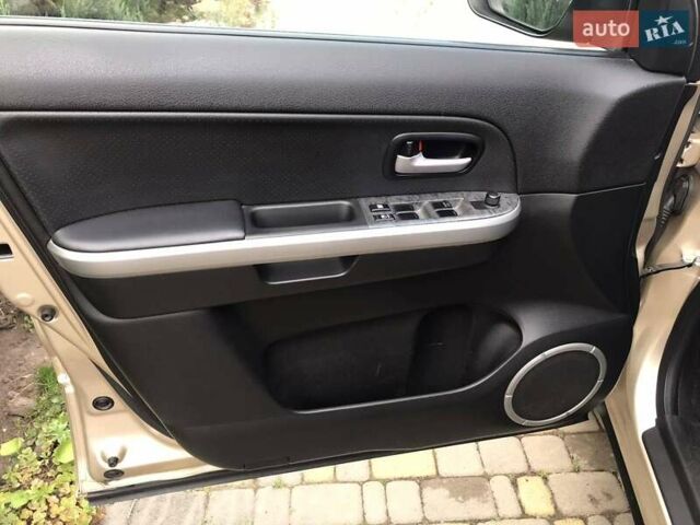 Бежевый Сузуки Гранд Витара, объемом двигателя 2.39 л и пробегом 170 тыс. км за 7800 $, фото 13 на Automoto.ua