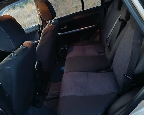 Бежевый Сузуки Гранд Витара, объемом двигателя 2 л и пробегом 216 тыс. км за 7800 $, фото 4 на Automoto.ua