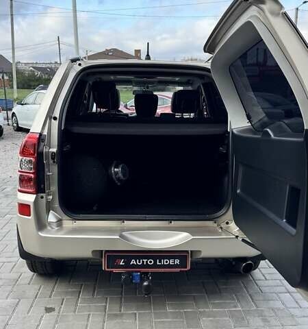 Бежевый Сузуки Гранд Витара, объемом двигателя 2.4 л и пробегом 126 тыс. км за 9900 $, фото 17 на Automoto.ua