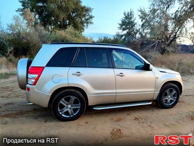 Бежевый Сузуки Гранд Витара, объемом двигателя 2 л и пробегом 216 тыс. км за 7800 $, фото 1 на Automoto.ua