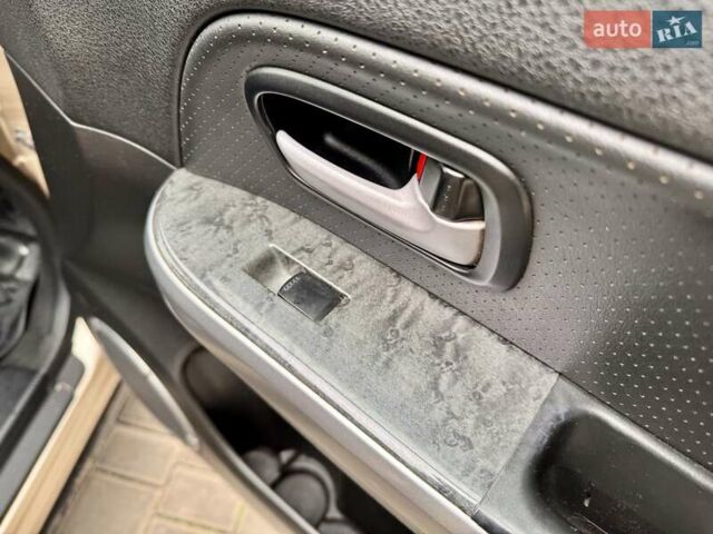 Бежевый Сузуки Гранд Витара, объемом двигателя 2.39 л и пробегом 230 тыс. км за 8999 $, фото 45 на Automoto.ua