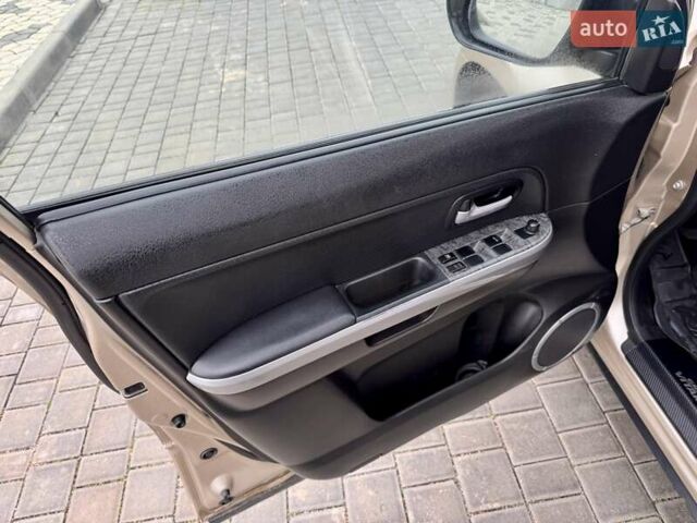 Бежевый Сузуки Гранд Витара, объемом двигателя 2.39 л и пробегом 230 тыс. км за 8999 $, фото 32 на Automoto.ua