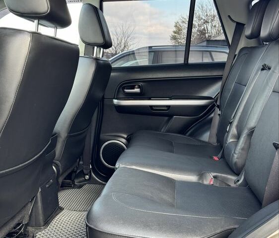 Бежевый Сузуки Гранд Витара, объемом двигателя 2.4 л и пробегом 126 тыс. км за 9900 $, фото 13 на Automoto.ua