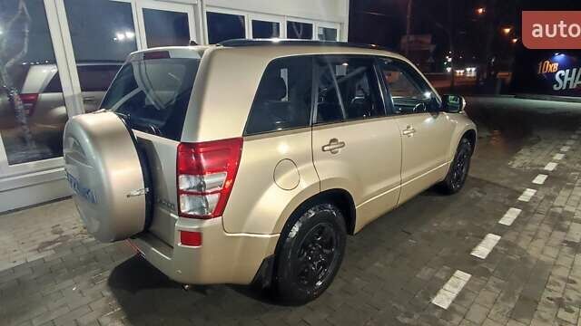 Бежевый Сузуки Гранд Витара, объемом двигателя 2 л и пробегом 238 тыс. км за 6500 $, фото 3 на Automoto.ua