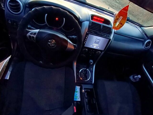 Бежевый Сузуки Гранд Витара, объемом двигателя 2 л и пробегом 216 тыс. км за 7800 $, фото 5 на Automoto.ua