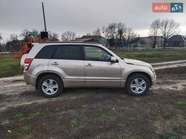 Бежевий Сузукі Гранд Вітара, об'ємом двигуна 2 л та пробігом 194 тис. км за 9000 $, фото 6 на Automoto.ua