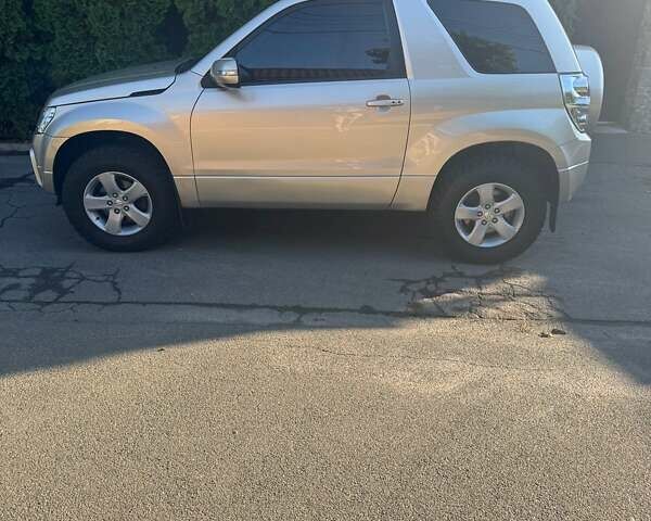 Бежевый Сузуки Гранд Витара, объемом двигателя 2.39 л и пробегом 138 тыс. км за 8000 $, фото 3 на Automoto.ua