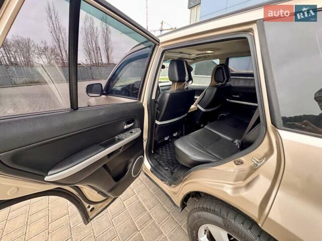 Бежевый Сузуки Гранд Витара, объемом двигателя 2.39 л и пробегом 230 тыс. км за 8999 $, фото 59 на Automoto.ua