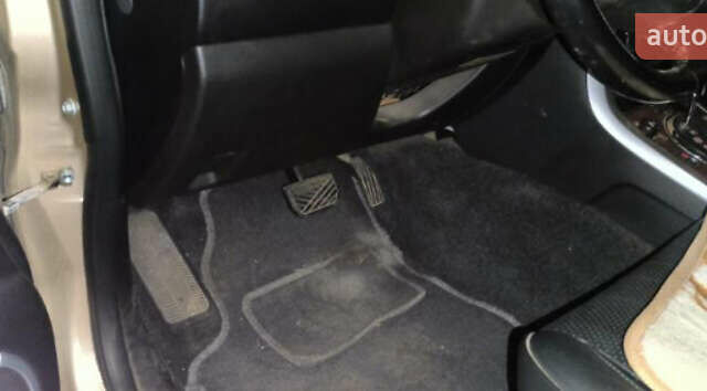 Бежевый Сузуки Гранд Витара, объемом двигателя 2 л и пробегом 59 тыс. км за 10990 $, фото 8 на Automoto.ua