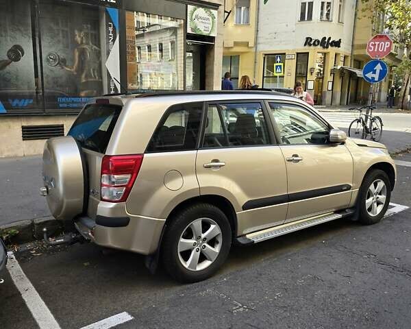Сузуки Гранд Витара 2010 в Киеве на Automoto.ua Бежевый Сузуки Гранд Витара, объемом двигателя 2.39 л и пробегом 205 тыс. км за 8800 $, фото 6 на Automoto.ua