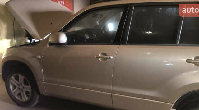 Бежевый Сузуки Гранд Витара, объемом двигателя 2 л и пробегом 59 тыс. км за 10990 $, фото 3 на Automoto.ua