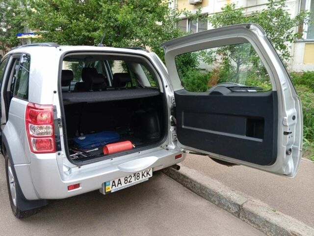 Бежевый Сузуки Гранд Витара, объемом двигателя 2.4 л и пробегом 96 тыс. км за 11491 $, фото 5 на Automoto.ua
