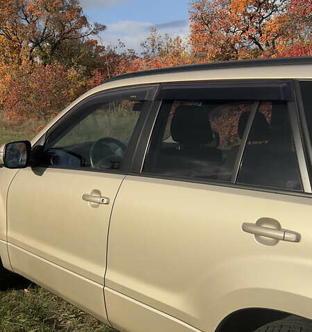 Сузуки Гранд Витара 2011 в Александрие на Automoto.ua Бежевый Сузуки Гранд Витара, объемом двигателя 2.39 л и пробегом 161 тыс. км за 9500 $, фото 1 на Automoto.ua