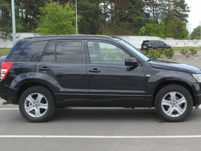 Черный Сузуки Гранд Витара, объемом двигателя 2 л и пробегом 180 тыс. км за 7499 $, фото 3 на Automoto.ua