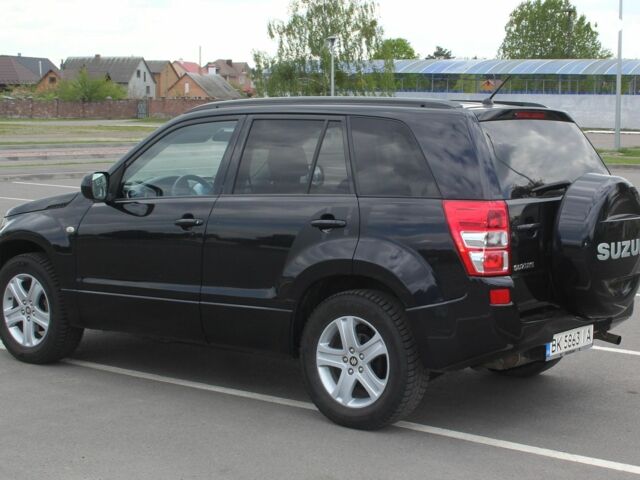 Черный Сузуки Гранд Витара, объемом двигателя 2 л и пробегом 180 тыс. км за 7499 $, фото 2 на Automoto.ua