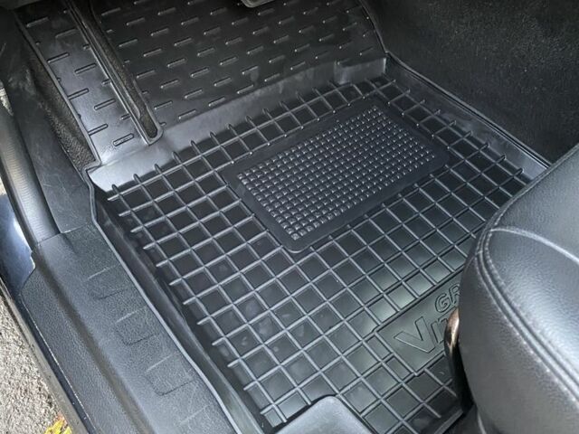 Черный Сузуки Гранд Витара, объемом двигателя 2 л и пробегом 260 тыс. км за 7900 $, фото 4 на Automoto.ua