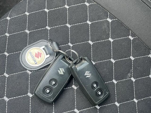 Черный Сузуки Гранд Витара, объемом двигателя 2 л и пробегом 280 тыс. км за 4300 $, фото 11 на Automoto.ua