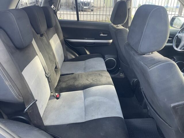 Черный Сузуки Гранд Витара, объемом двигателя 2 л и пробегом 280 тыс. км за 4300 $, фото 8 на Automoto.ua