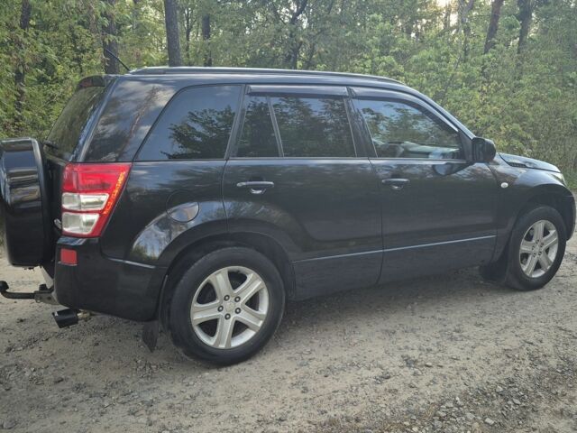 Чорний Сузукі Гранд Вітара, об'ємом двигуна 2 л та пробігом 216 тис. км за 7700 $, фото 6 на Automoto.ua