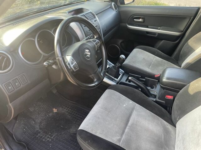 Черный Сузуки Гранд Витара, объемом двигателя 2 л и пробегом 280 тыс. км за 4300 $, фото 7 на Automoto.ua