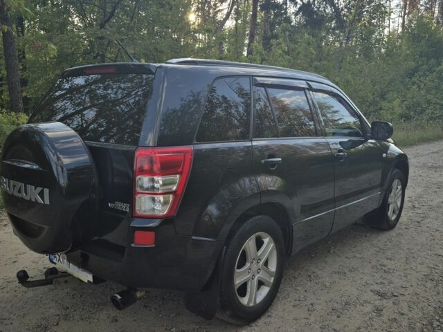 Чорний Сузукі Гранд Вітара, об'ємом двигуна 2 л та пробігом 216 тис. км за 7700 $, фото 4 на Automoto.ua