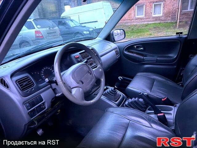 Черный Сузуки Гранд Витара, объемом двигателя 2 л и пробегом 281 тыс. км за 2500 $, фото 6 на Automoto.ua