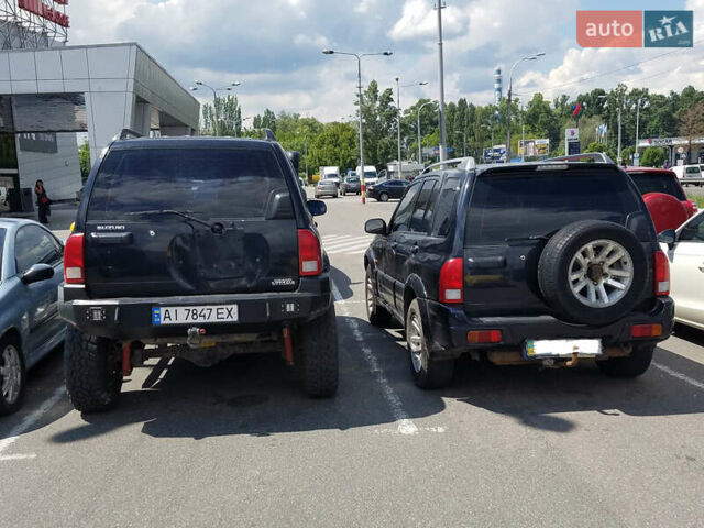 Черный Сузуки Гранд Витара, объемом двигателя 2 л и пробегом 270 тыс. км за 7500 $, фото 5 на Automoto.ua